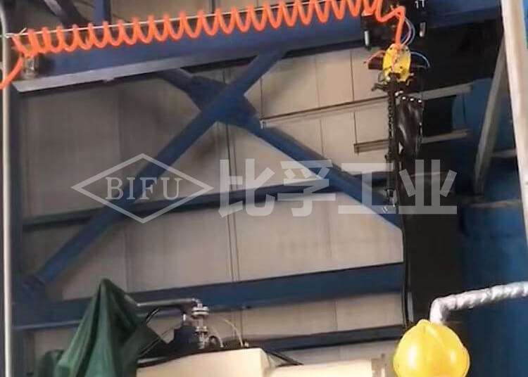 新能源電池材料防爆氣動葫蘆案例