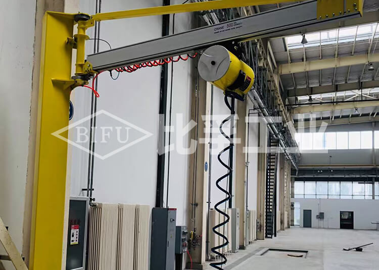 重型機械氣動平衡吊配懸臂吊案例