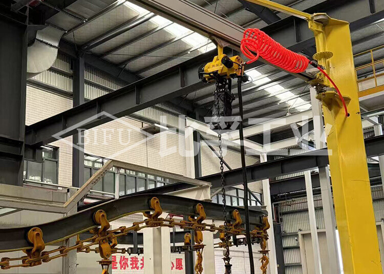 零部件上下線氣動葫蘆案例